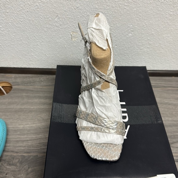 NATURALIZER Tiff Ankle Strap Sandals - Picture 6 of 7